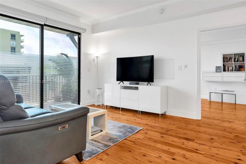 Condo in Miami, Florida, 2 bedrooms  № 1925553 - photo 16