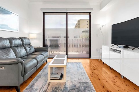 Condo in Miami, Florida, 2 bedrooms  № 1925553 - photo 21