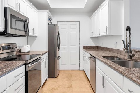 Condo in Miami, Florida, 2 bedrooms  № 1925553 - photo 5