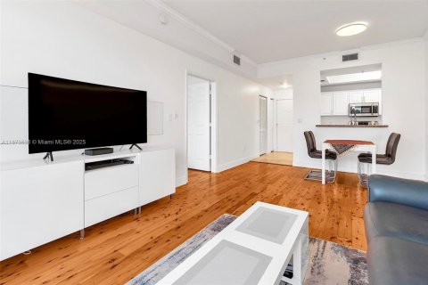Condo in Miami, Florida, 2 bedrooms  № 1925553 - photo 23