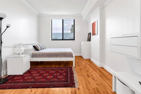 Condo in Miami, Florida, 2 bedrooms  № 1925553 - photo 30