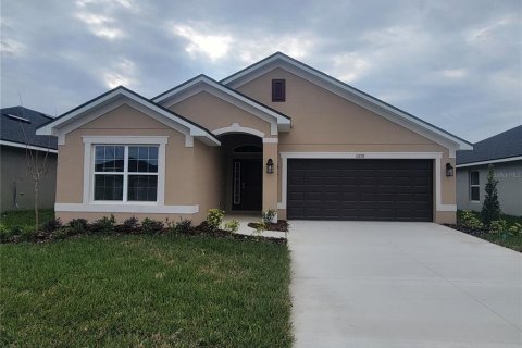 House in Dade City, Florida 3 bedrooms, 159.79 sq.m. № 1531802 - photo 1
