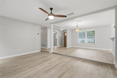 Villa ou maison à vendre à New Smyrna Beach, Floride: 4 chambres, 161.28 m2 № 2124533 - photo 13