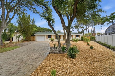 Villa ou maison à vendre à New Smyrna Beach, Floride: 4 chambres, 161.28 m2 № 2124533 - photo 2