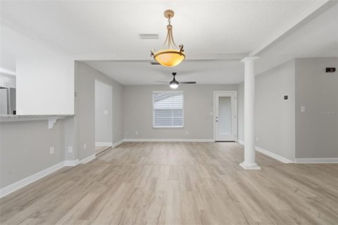 Villa ou maison à vendre à New Smyrna Beach, Floride: 4 chambres, 161.28 m2 № 2124533 - photo 8