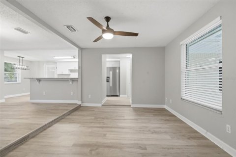 Villa ou maison à vendre à New Smyrna Beach, Floride: 4 chambres, 161.28 m2 № 2124533 - photo 16
