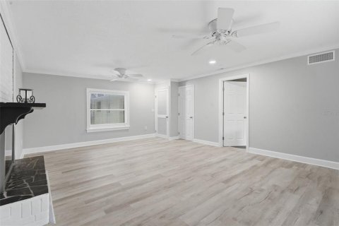 Villa ou maison à vendre à New Smyrna Beach, Floride: 4 chambres, 161.28 m2 № 2124533 - photo 25
