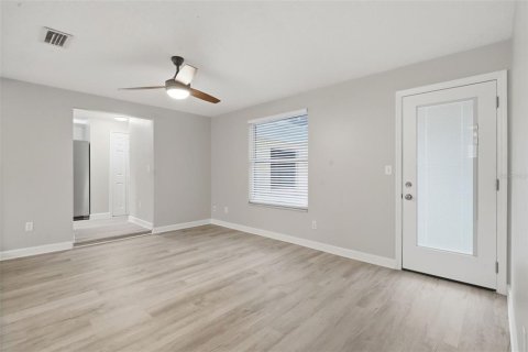 Villa ou maison à vendre à New Smyrna Beach, Floride: 4 chambres, 161.28 m2 № 2124533 - photo 15