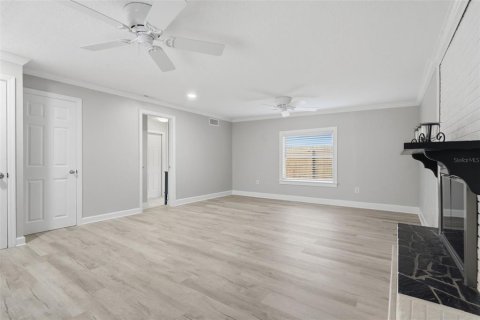Villa ou maison à vendre à New Smyrna Beach, Floride: 4 chambres, 161.28 m2 № 2124533 - photo 28