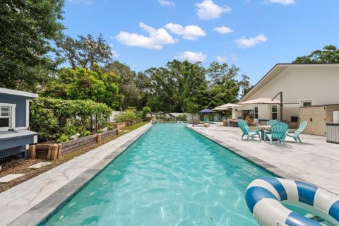 House in Clearwater, Florida 4 bedrooms, 315.77 sq.m. № 2230667 - photo 13