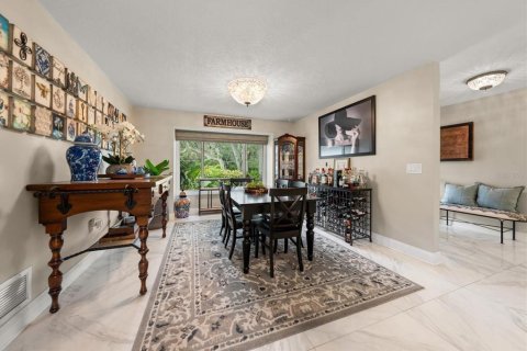 House in Clearwater, Florida 4 bedrooms, 315.77 sq.m. № 2230667 - photo 29