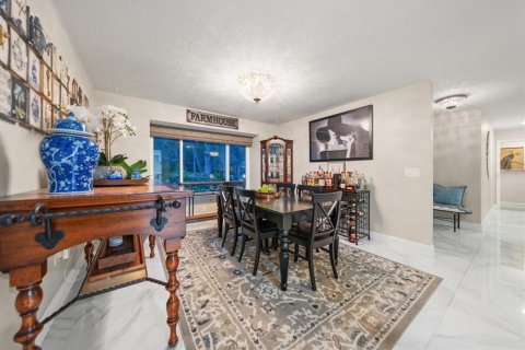 House in Clearwater, Florida 4 bedrooms, 315.77 sq.m. № 2230667 - photo 24