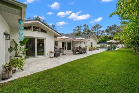 House in Clearwater, Florida 4 bedrooms, 315.77 sq.m. № 2230667 - photo 10