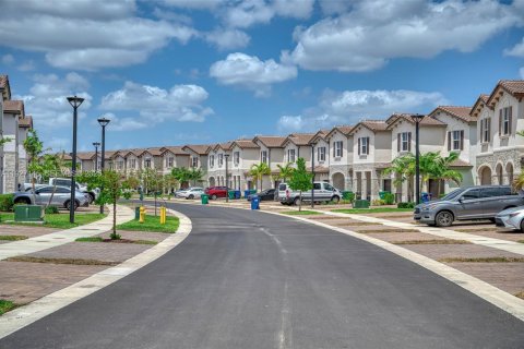 Купить таунхаус в Майами, Флорида 4 спальни, 169.08м2, № 2034334 - фото 2