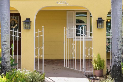 Villa ou maison à vendre à Sarasota, Floride: 3 chambres, 230.3 m2 № 2431874 - photo 5