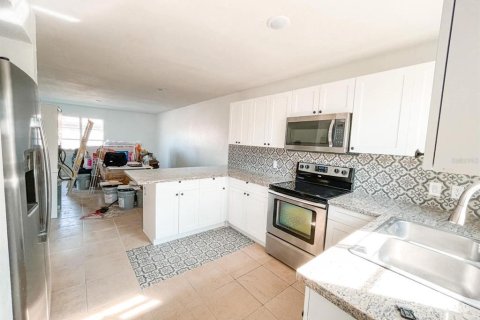 Купить коммерческую недвижимость в Лейкленд, Флорида 176.14м2, № 1796105 - фото 17