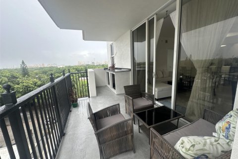 Снять в аренду кондоминиум в Корал-Гейблс, Флорида 3 спальни, 106.56м2, № 1968874 - фото 6