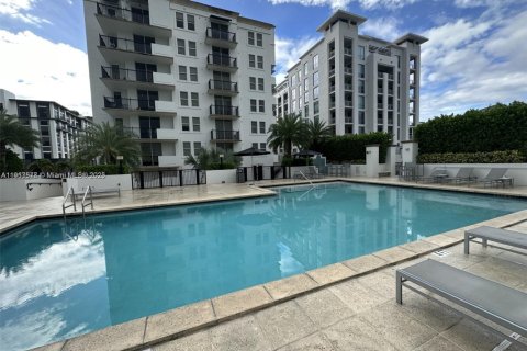 Снять в аренду кондоминиум в Корал-Гейблс, Флорида 3 спальни, 106.56м2, № 1968874 - фото 26