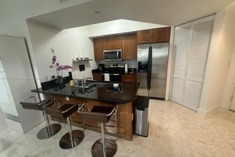 Снять в аренду кондоминиум в Корал-Гейблс, Флорида 3 спальни, 106.56м2, № 1968874 - фото 14