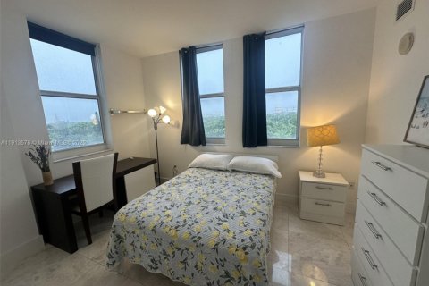 Снять в аренду кондоминиум в Корал-Гейблс, Флорида 3 спальни, 106.56м2, № 1968874 - фото 8