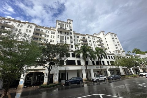 Снять в аренду кондоминиум в Корал-Гейблс, Флорида 3 спальни, 106.56м2, № 1968874 - фото 24