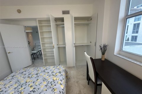 Снять в аренду кондоминиум в Корал-Гейблс, Флорида 3 спальни, 106.56м2, № 1968874 - фото 7