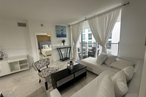 Снять в аренду кондоминиум в Корал-Гейблс, Флорида 3 спальни, 106.56м2, № 1968874 - фото 15