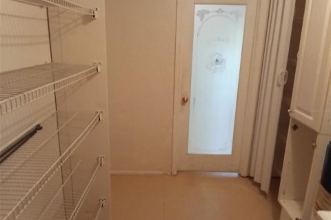 House in DeLand, Florida 3 bedrooms, 128.02 sq.m. № 2207251 - photo 14