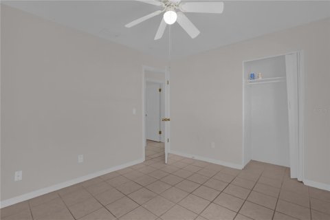 House in DeLand, Florida 3 bedrooms, 128.02 sq.m. № 2207251 - photo 20