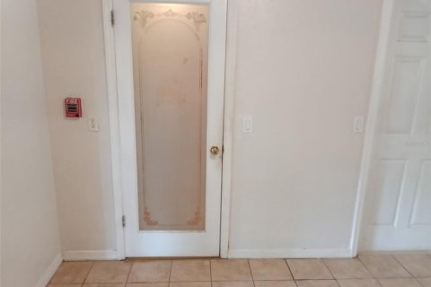 House in DeLand, Florida 3 bedrooms, 128.02 sq.m. № 2207251 - photo 11