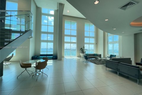 Condo in Miami, Florida, 2 bedrooms  № 2170195 - photo 18