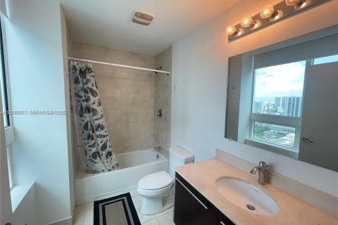 Condo in Miami, Florida, 2 bedrooms  № 2170195 - photo 7