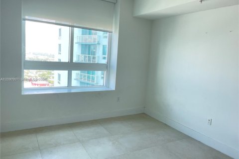 Condo in Miami, Florida, 2 bedrooms  № 2170195 - photo 5