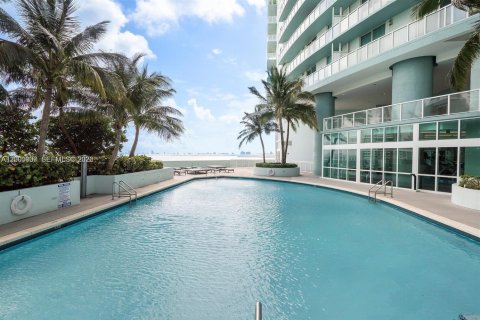 Condo in Miami, Florida, 2 bedrooms  № 2170195 - photo 23
