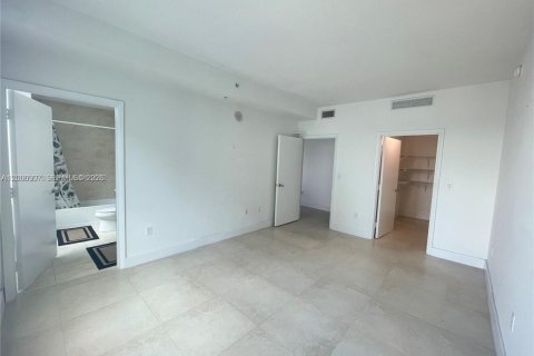 Condo in Miami, Florida, 2 bedrooms  № 2170195 - photo 4