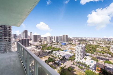 Condo in Miami, Florida, 2 bedrooms  № 2170195 - photo 12