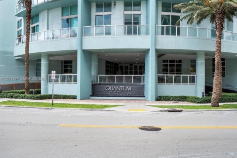 Condo in Miami, Florida, 2 bedrooms  № 2170195 - photo 24