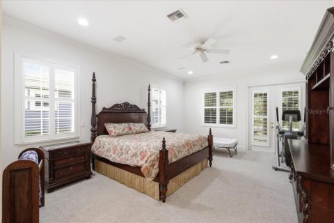 House in Windermere, Florida 4 bedrooms, 268.21 sq.m. № 2198138 - photo 20