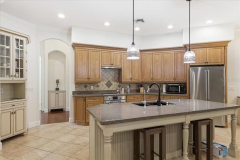 House in Windermere, Florida 4 bedrooms, 268.21 sq.m. № 2198138 - photo 14