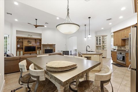 House in Windermere, Florida 4 bedrooms, 268.21 sq.m. № 2198138 - photo 18