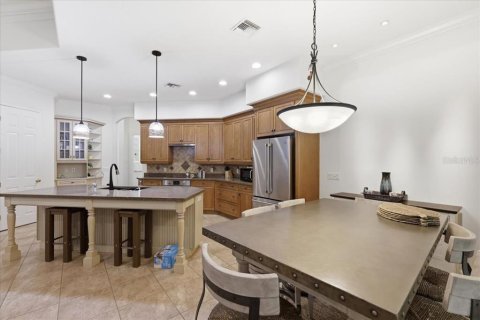 House in Windermere, Florida 4 bedrooms, 268.21 sq.m. № 2198138 - photo 17