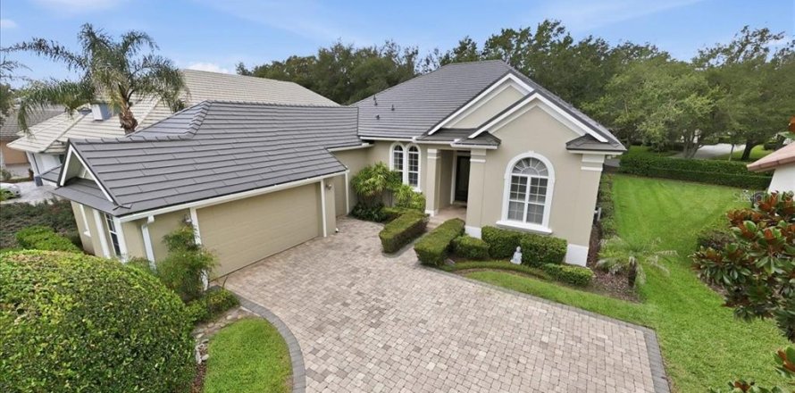 House in Windermere, Florida 4 bedrooms, 268.21 sq.m. № 2198138