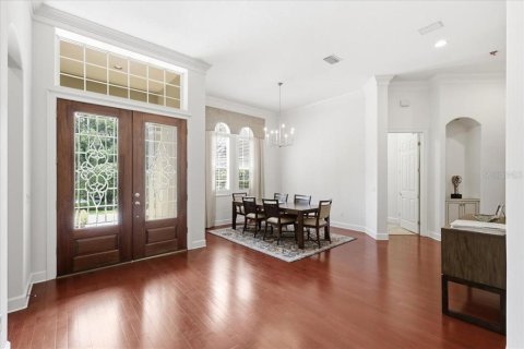 House in Windermere, Florida 4 bedrooms, 268.21 sq.m. № 2198138 - photo 3