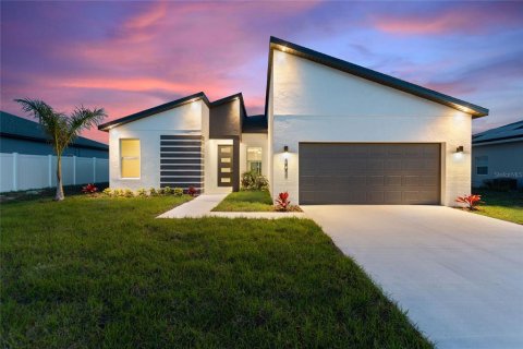 Casa en alquiler en Kissimmee, Florida, 4 dormitorios, 155.15 m2 № 2103755 - foto 2