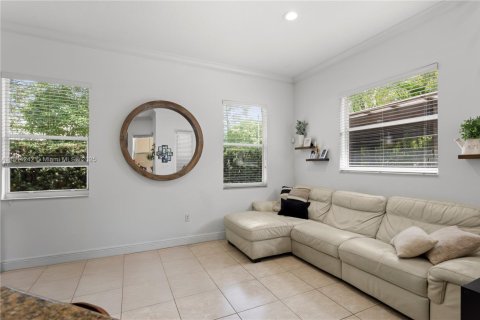 House in Miami, Florida 4 bedrooms, 191.19 sq.m. № 1770238 - photo 16