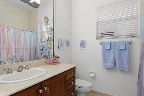 House in Miami, Florida 4 bedrooms, 191.19 sq.m. № 1770238 - photo 26