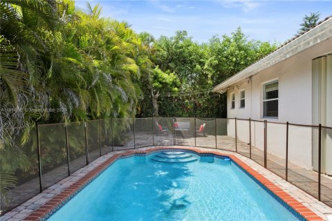 House in Miami, Florida 4 bedrooms, 191.19 sq.m. № 1770238 - photo 21