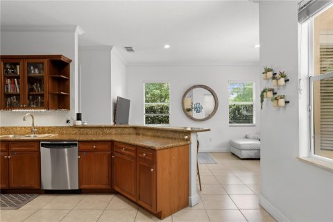 House in Miami, Florida 4 bedrooms, 191.19 sq.m. № 1770238 - photo 12