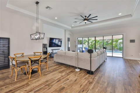 Casa en venta en Land O' Lakes, Florida, 3 dormitorios, 238.02 m2 № 1909269 - foto 10