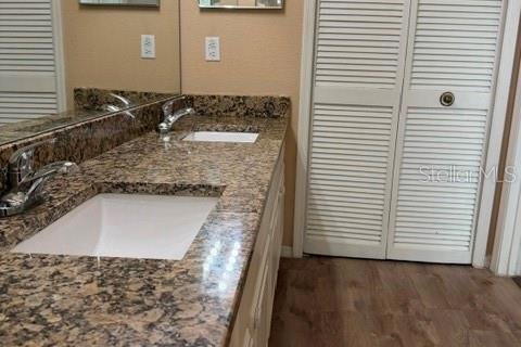 Condo in Longwood, Florida, 2 bedrooms № 2091802 - photo 9